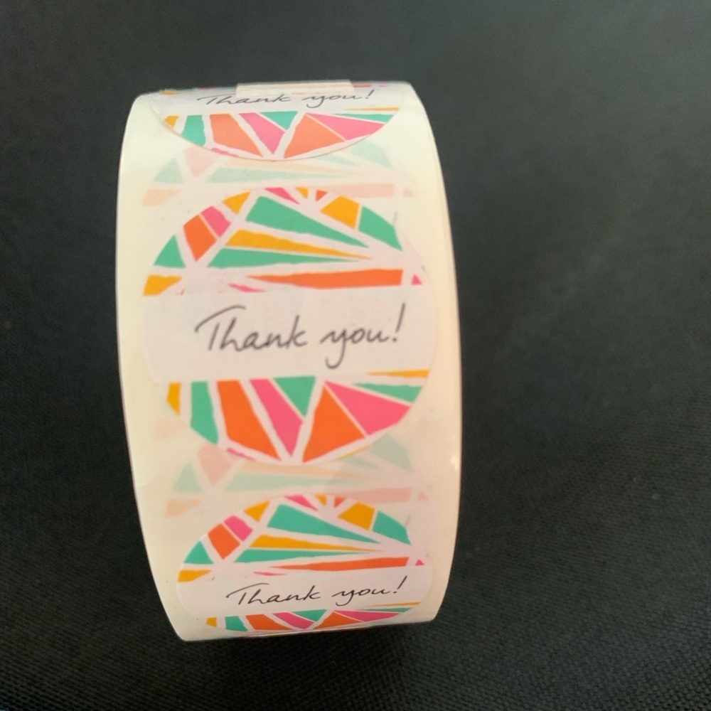 Thank You Sticker Labels 500 labels on roll. 1” Round NWT Triangle Shapes